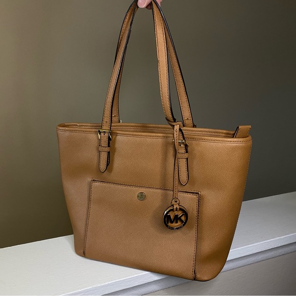 Michael Kors Large Jet Set Pocket Tote Bag, Acorn - Picture 1 of 8